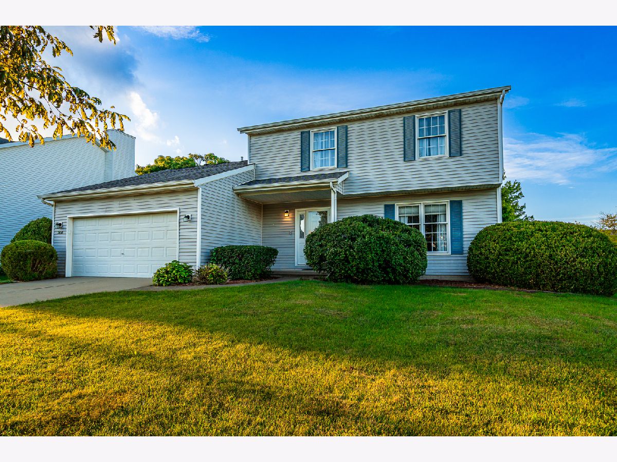 Homes & Condos & Townhomes For Sale Royal Pointe Bloomington Illinois, 2818 Polo Road