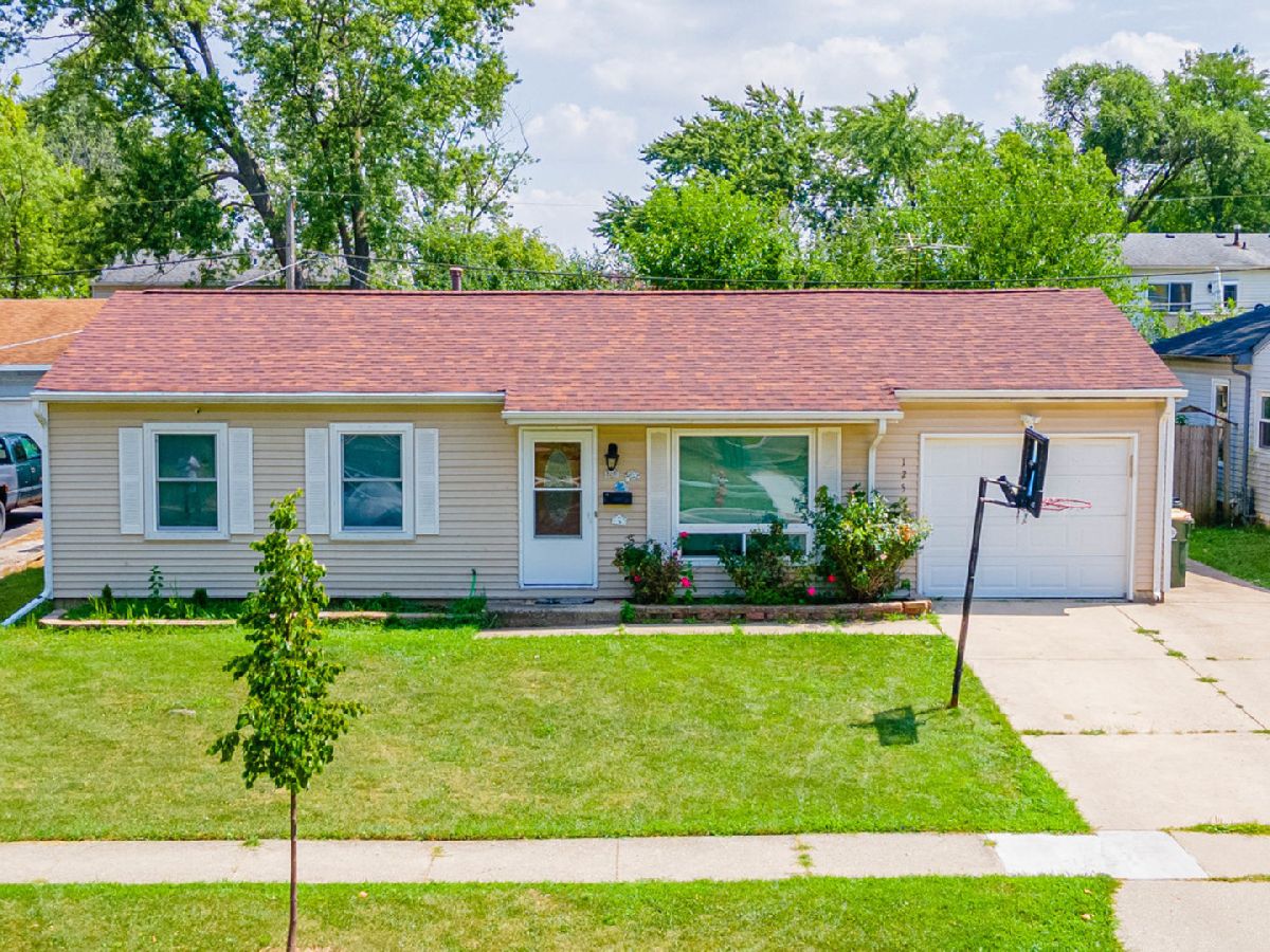 Homes & Townhomes For Sale Woodland Heights Streamwood Illinois, 125 Seton Place