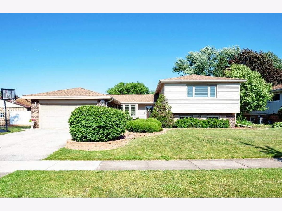  Rented Addison Illinois, 857 Kings Point
