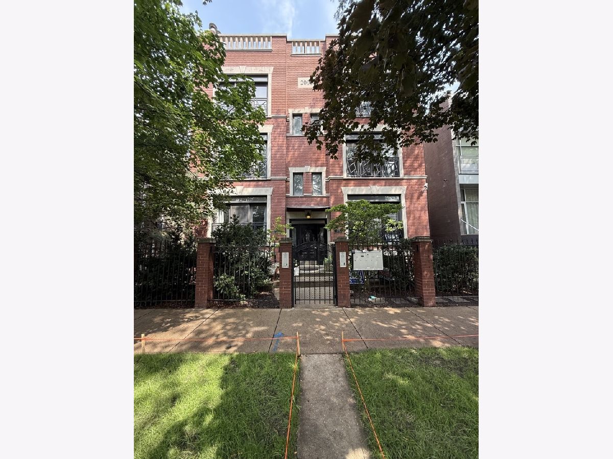 Rented Chicago Illinois, 2212 Huron