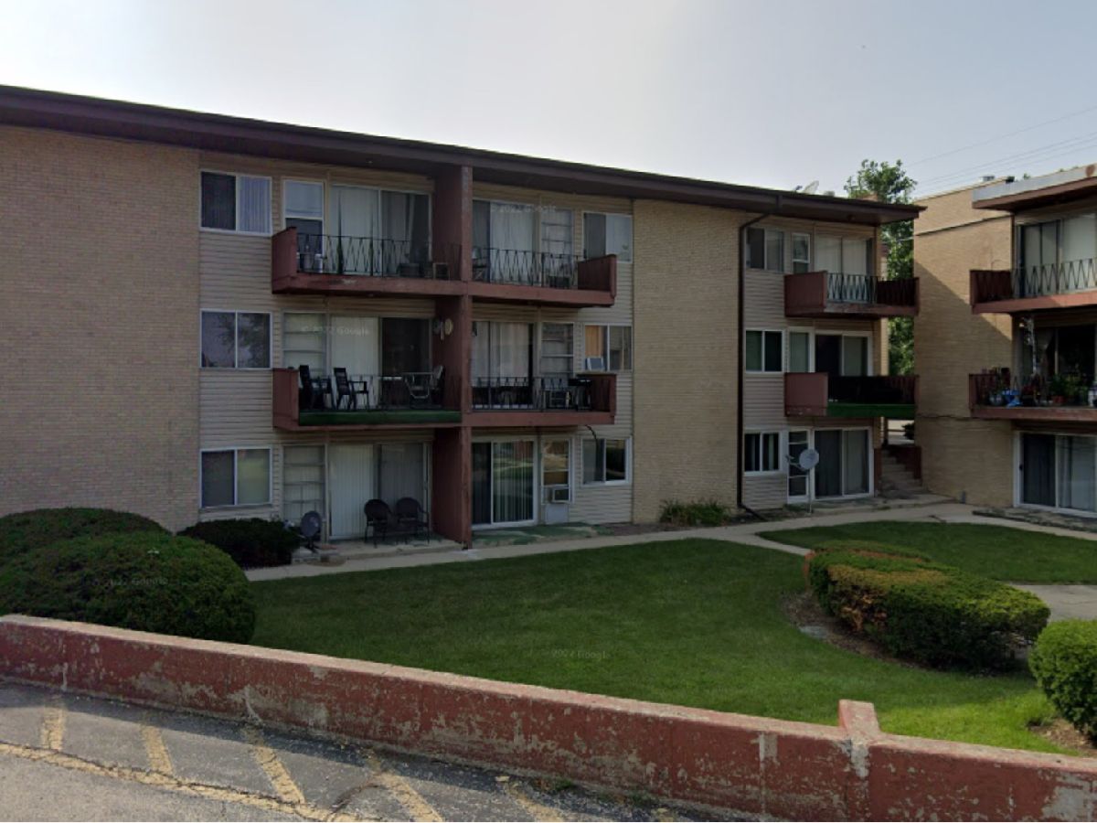  For Sale Hillside Illinois, 605 Wolf Road