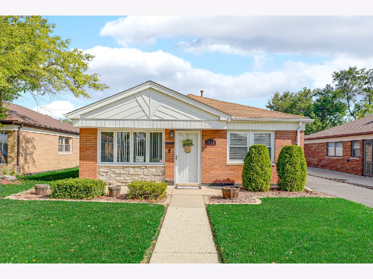  For Sale Merrionette Park Illinois, 3160 Park Lane Drive