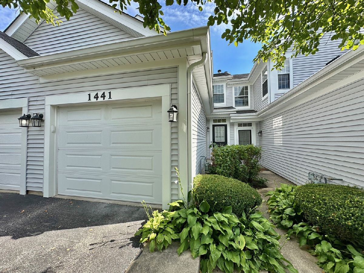  For Rent St Charles Illinois, 1441 Walnut Hill