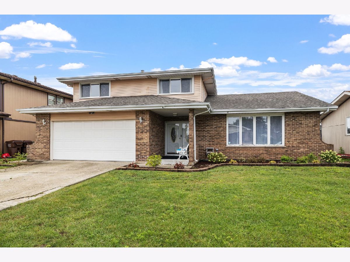 Homes For Sale La Grande Vista Oak Forest Illinois, 15725 La Paz Court