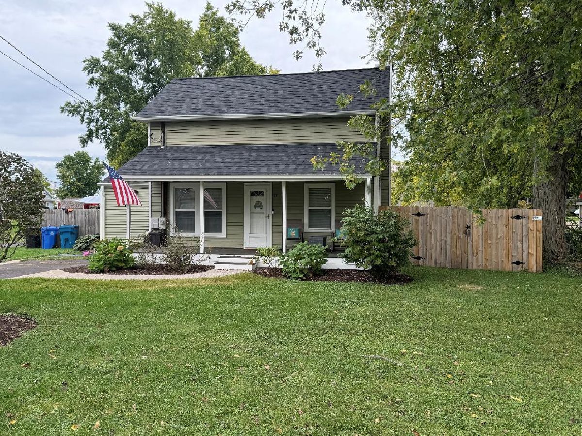  Rented Bristol Illinois, 11 Cross