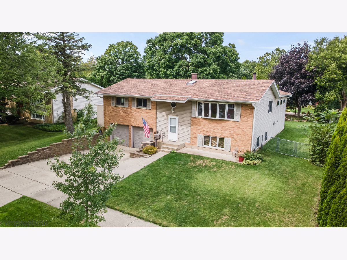  For Sale Palatine Illinois, 1018 Kitson Drive