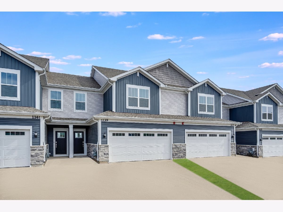  Sold Crystal Lake Illinois, 686 Cassia