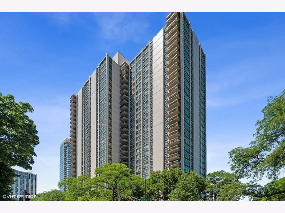  Rented Chicago Illinois, 1255 Sandburg