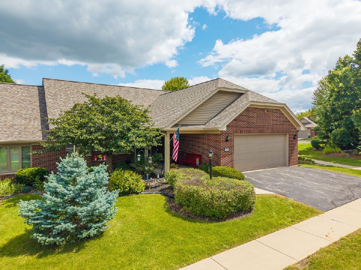  Sold Woodstock Illinois, 841 Serene