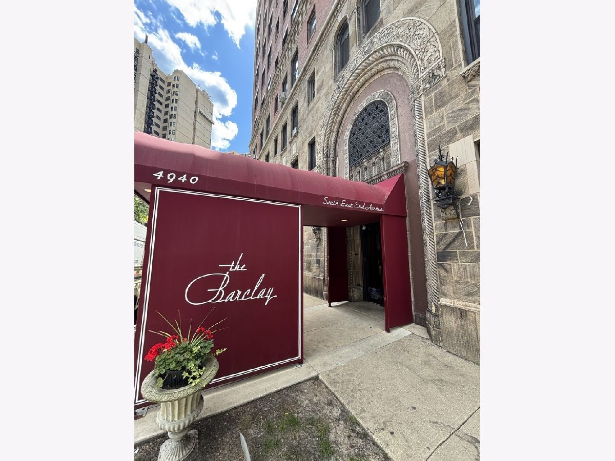Condominiums For Sale The Barclay Chicago Illinois, 4940 East End Avenue