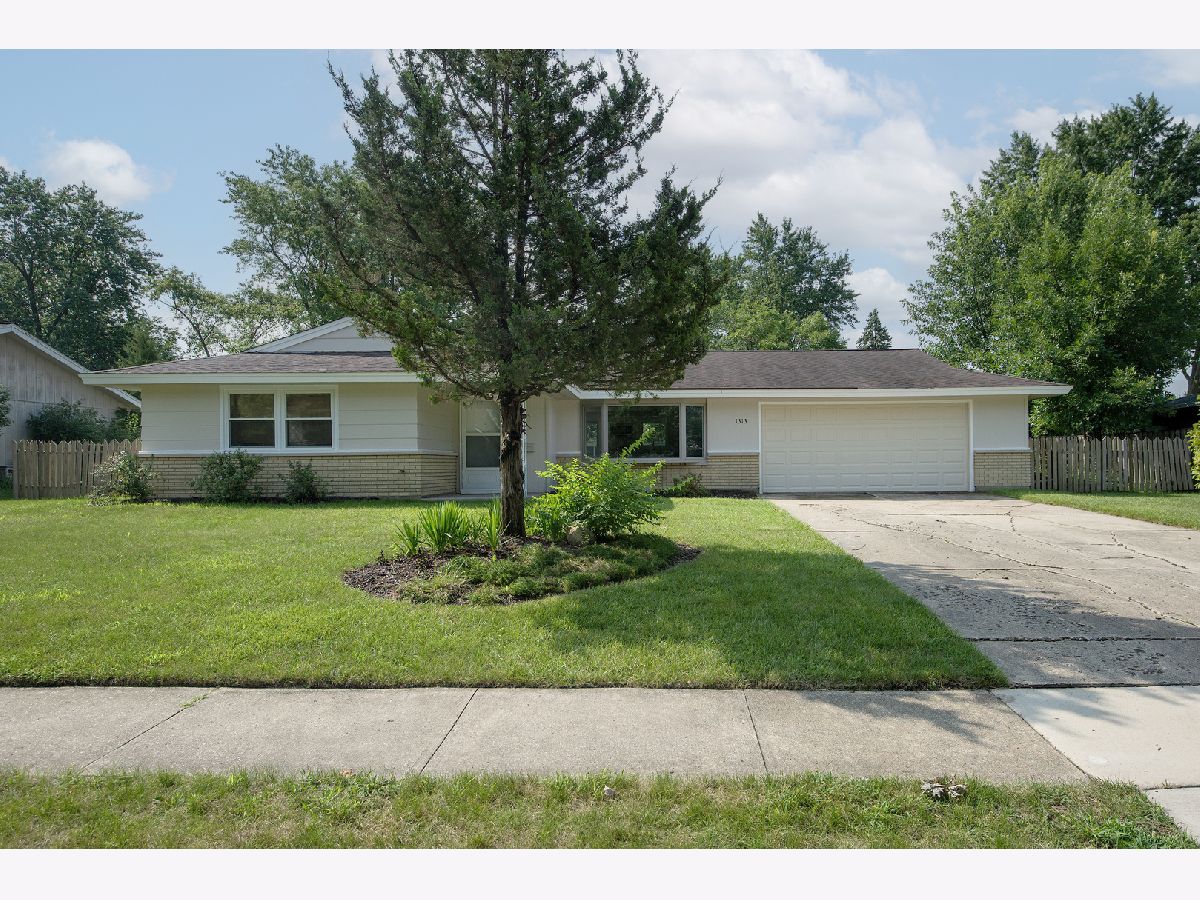 Homes & Condos & Townhomes For Sale Weathersfield Schaumburg Illinois, 1313 Hartmann Drive