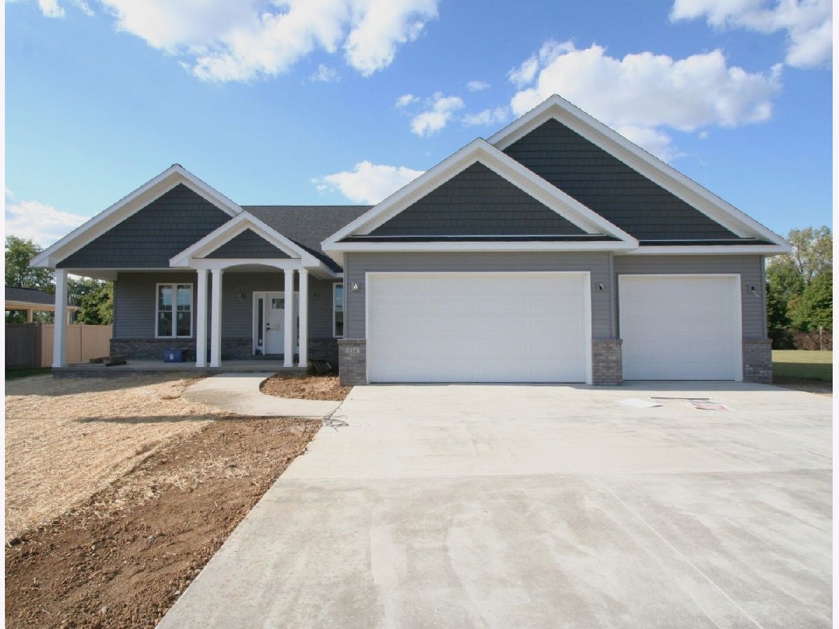  For Sale Mackinaw Illinois, 614 Brendalyn Drive