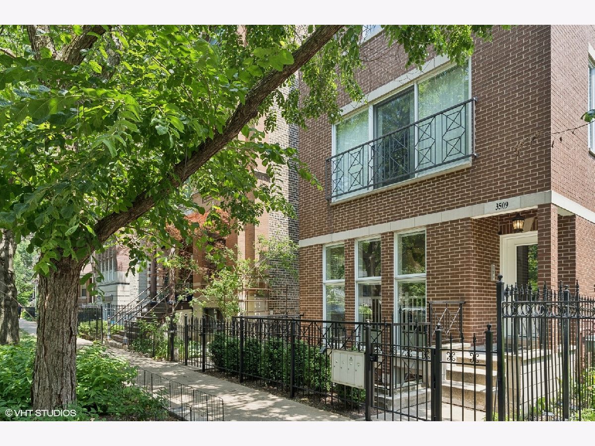  For Sale Chicago Illinois, 3509 Fremont Street