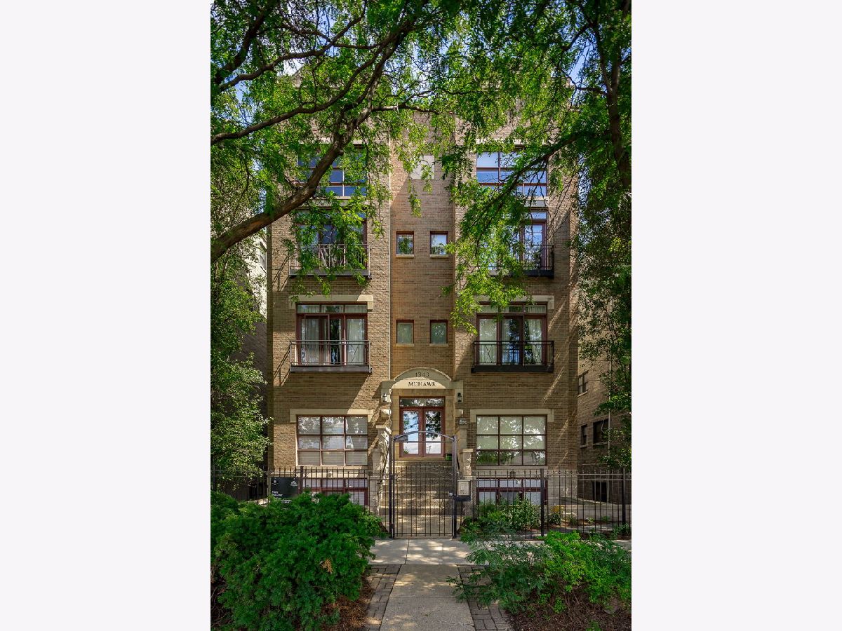 Condominiums For Sale Bookbinders Row Chicago Illinois, 1343 Mohawk Street