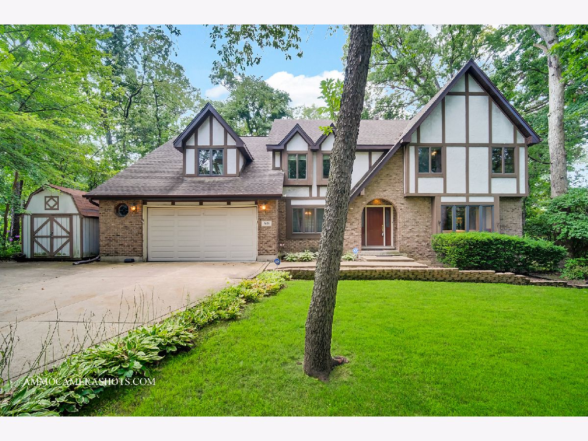 Homes For Sale Whispering Oaks Woodridge Illinois, 3121 Whispering Oaks Lane