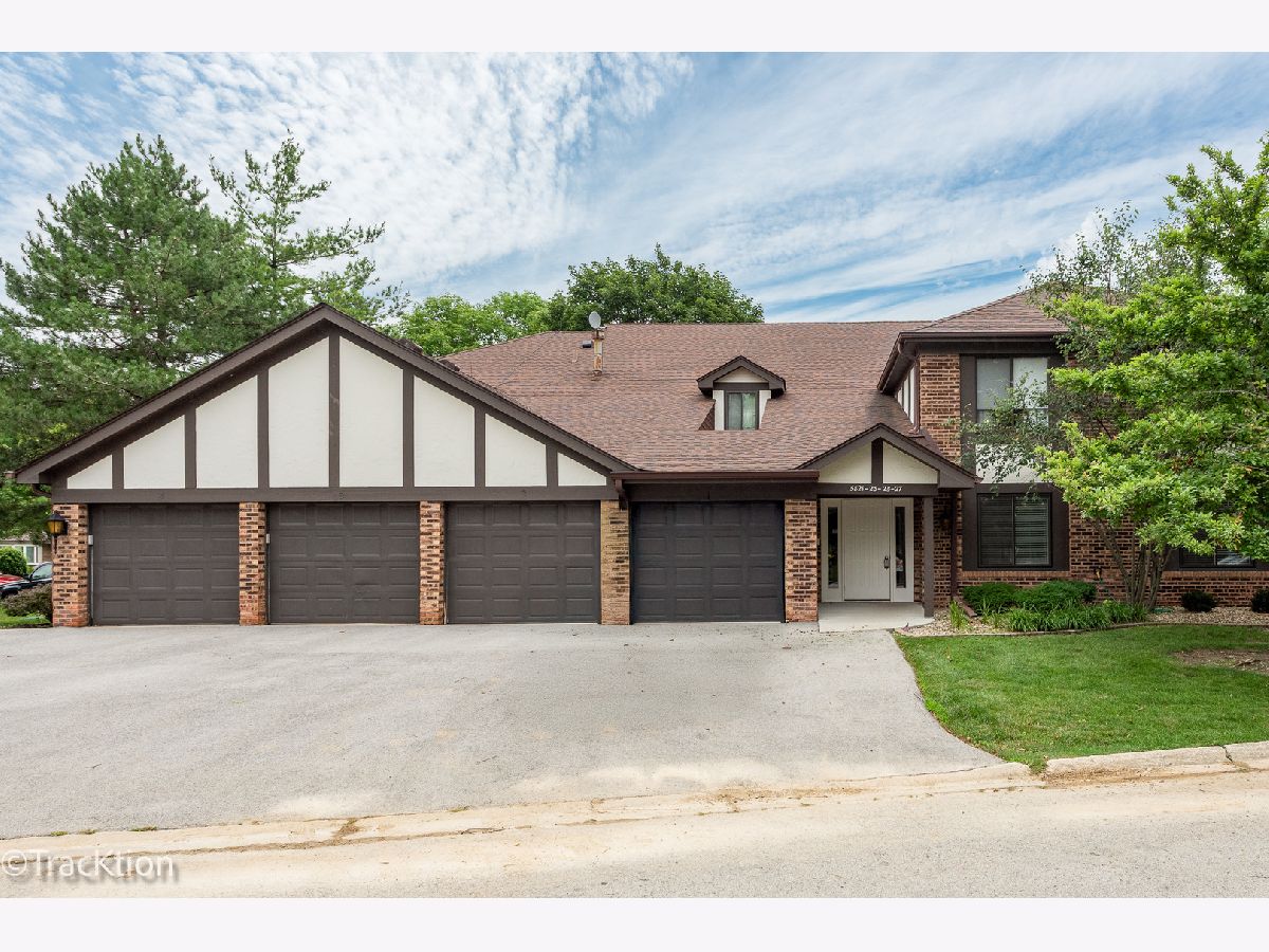  For Sale Westmont Illinois, 5825 Doe Circle
