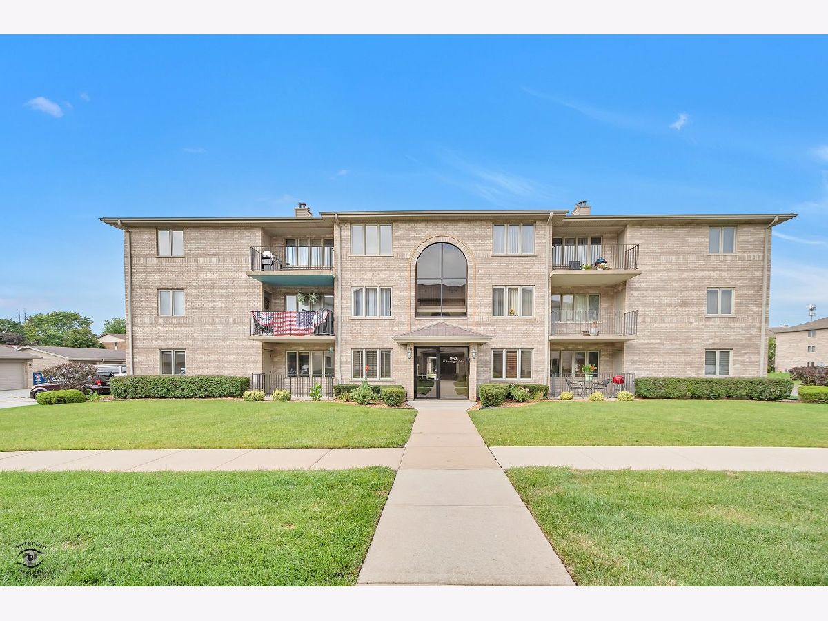  For Sale Crestwood Illinois, 13953 Leamington Drive