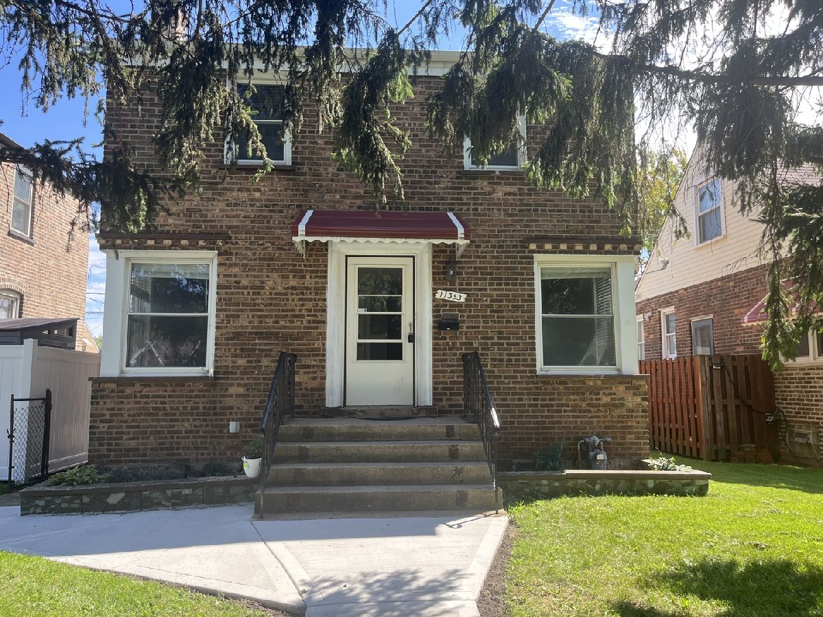  For Sale Chicago Illinois, 11353 Ewing Avenue