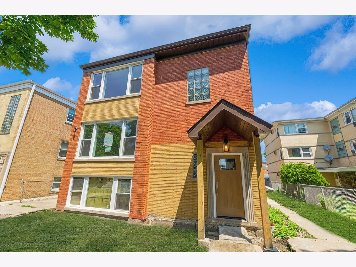 Rented Chicago Illinois, 7026 Diversey
