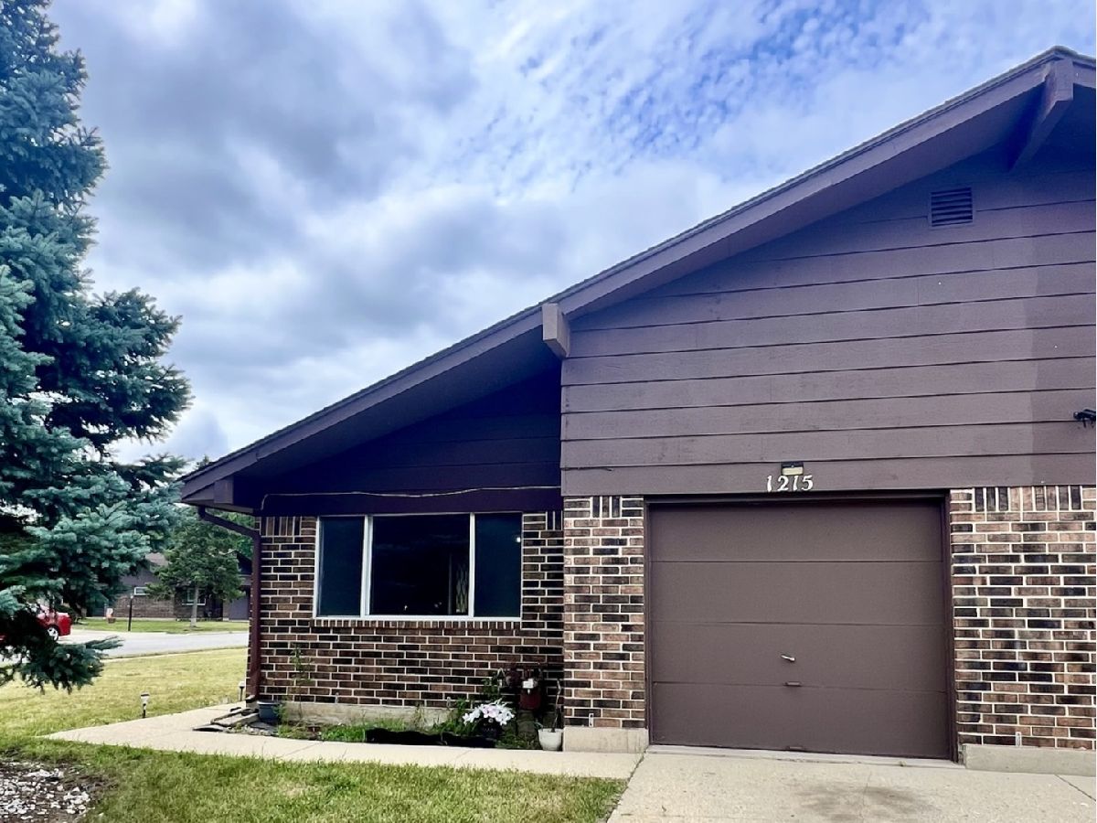  For Rent Streamwood Illinois, 1215 Fulton
