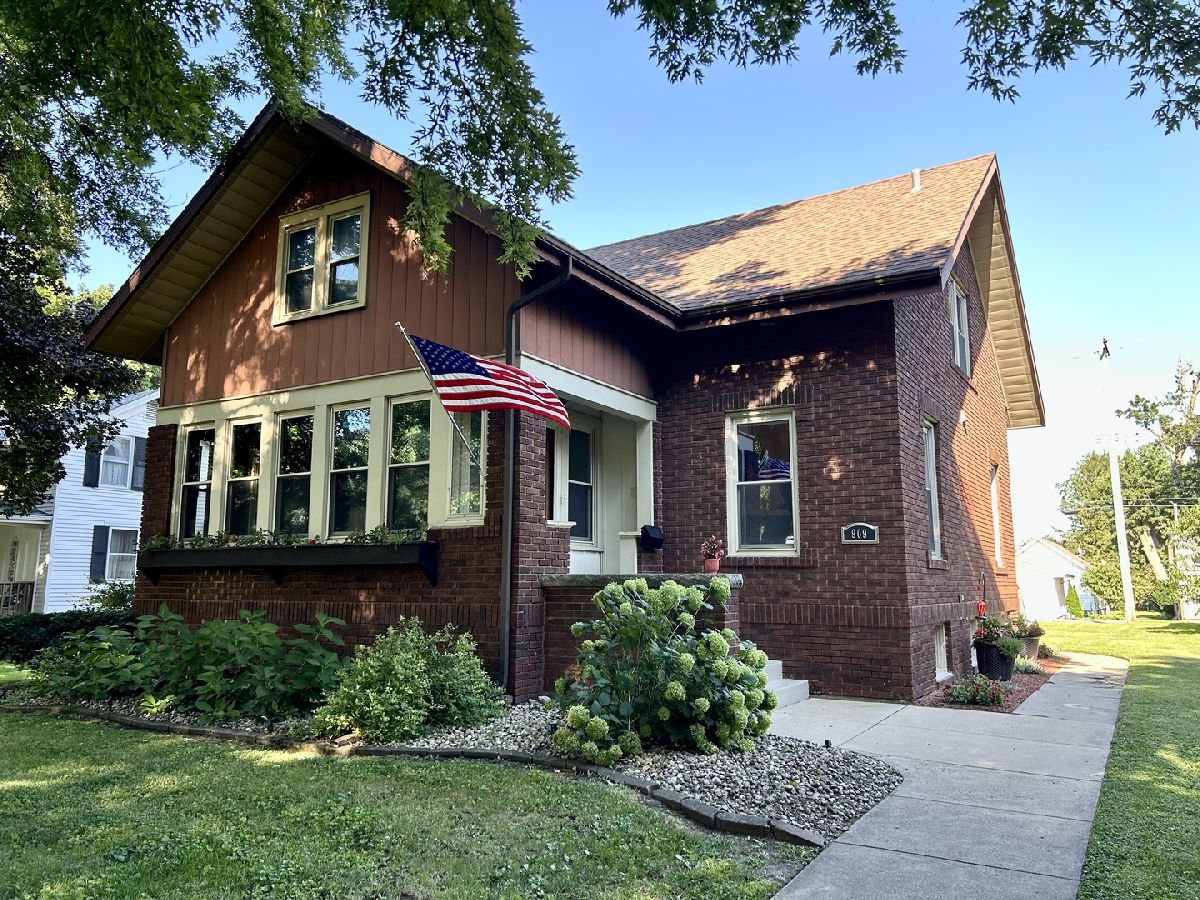  For Sale Mendota Illinois, 909 4th Avenue