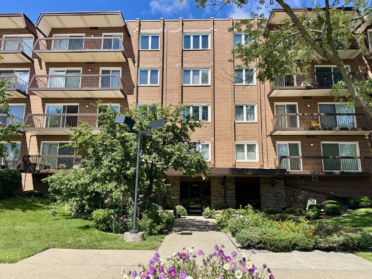Condominiums Sold Washington Courte Niles Illinois, 8100 Foster