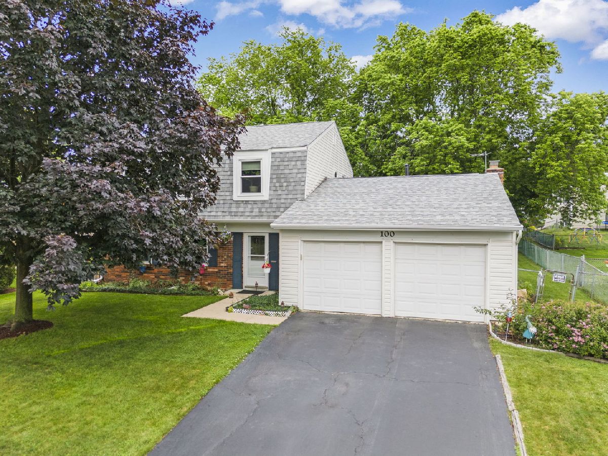 Homes For Sale Sheffield Park Schaumburg Illinois, 100 Ellington Drive