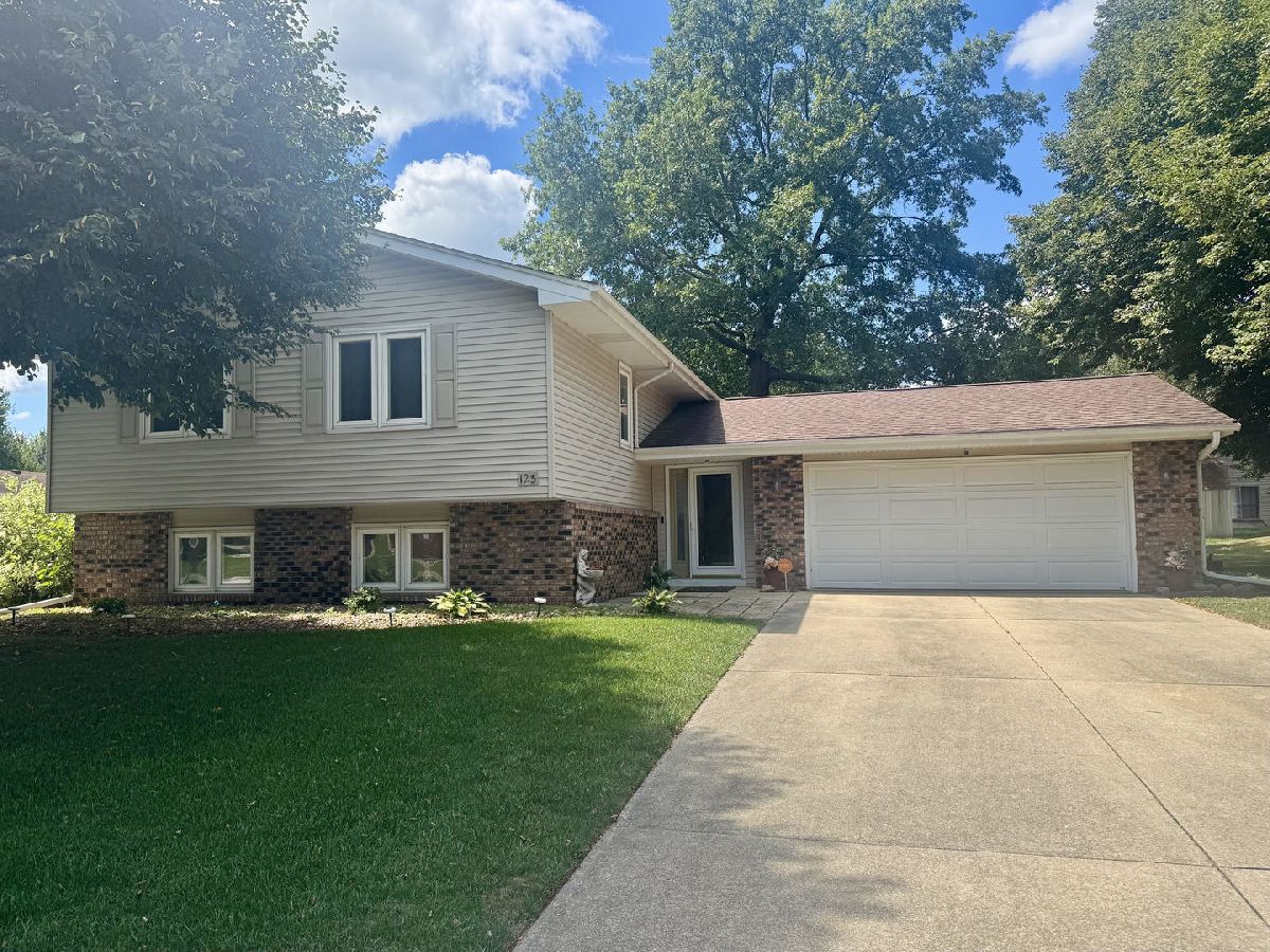  For Sale Normal Illinois, 123 Malvern Drive