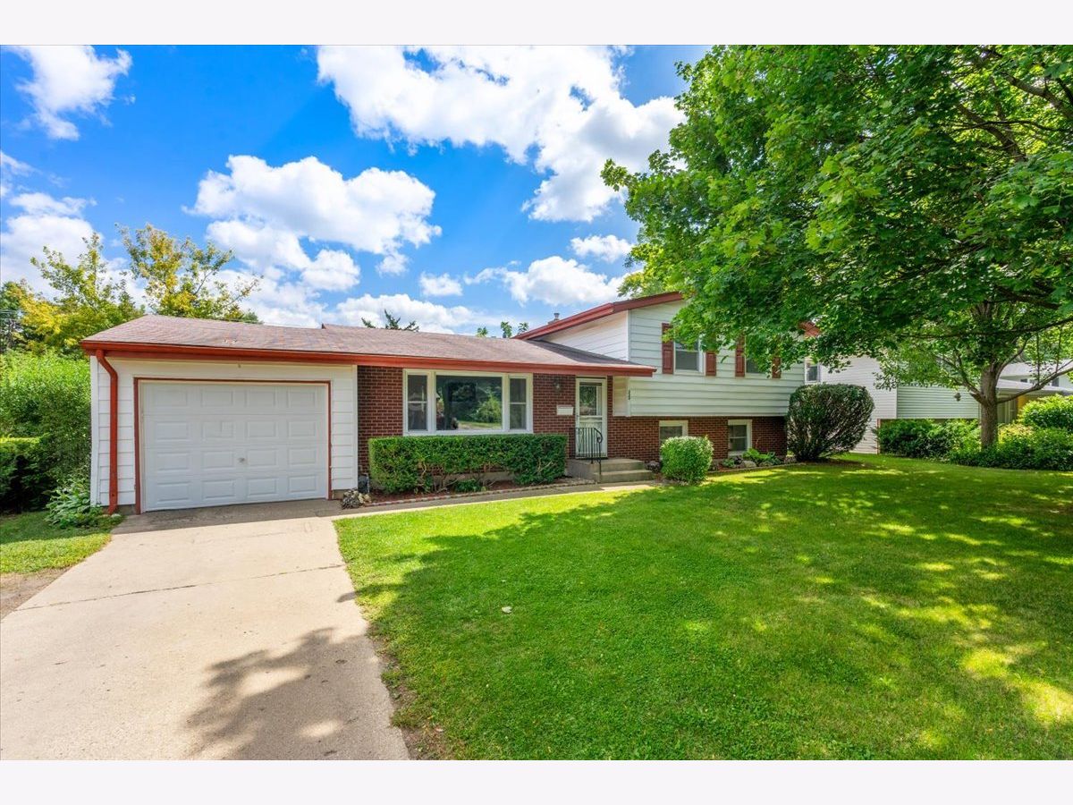 Sold Crystal Lake Illinois, 229 Evergreen
