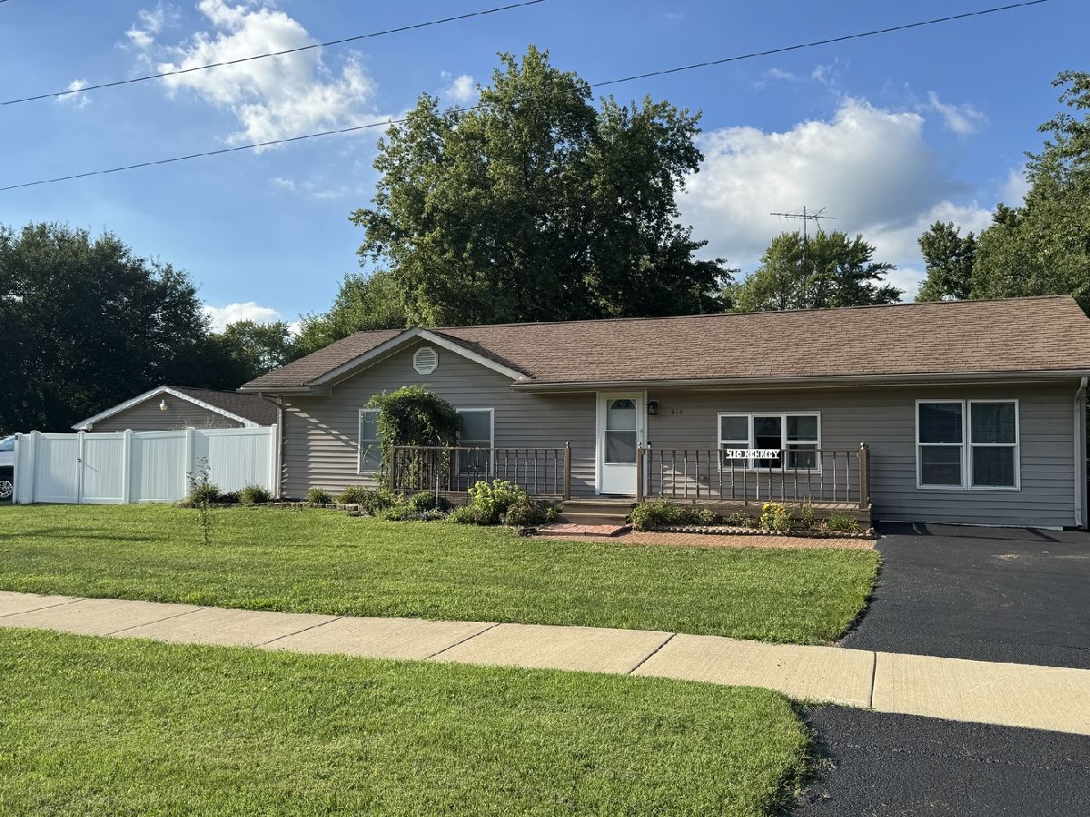  For Sale Braidwood Illinois, 910 Kennedy Road