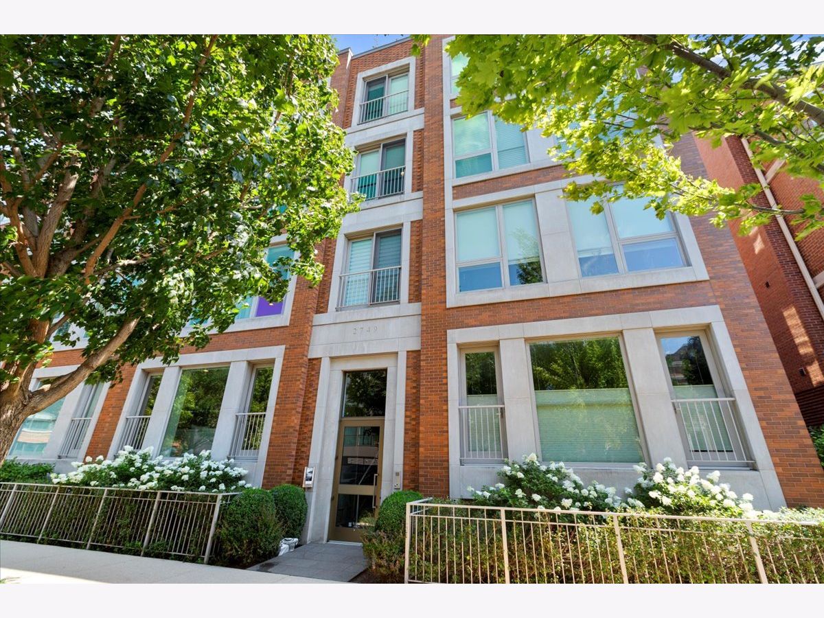  Rented Chicago Illinois, 2749 Lakewood