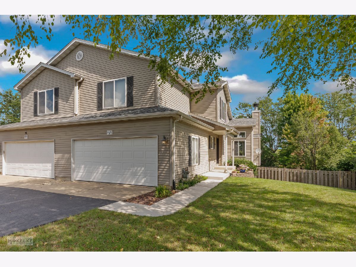 Homes & Townhomes For Sale Country Hills Yorkville Illinois, 1820 Country Hills Drive