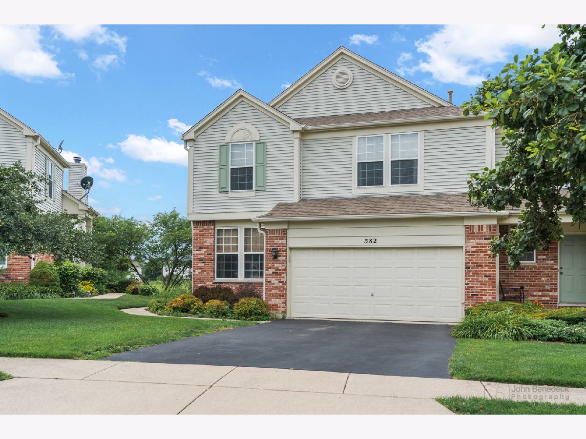  For Sale Algonquin Illinois, 582 Woods Creek Lane