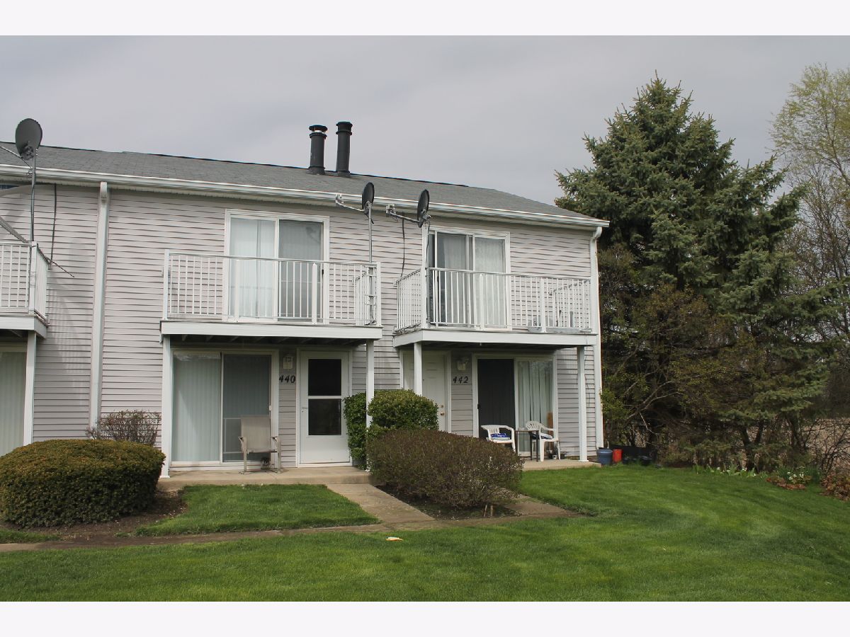  For Rent Round Lake Beach Illinois, 440 Meadow Green