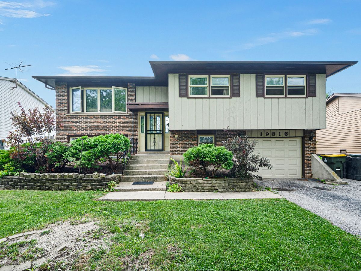  For Sale Lynwood Illinois, 19816 Monterey Avenue