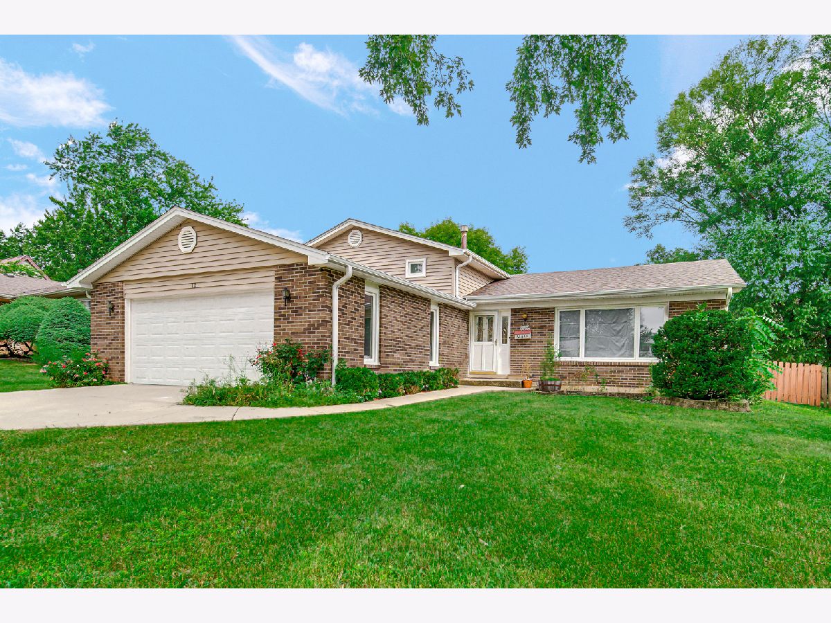 Homes For Rent Timbercrest Woods Schaumburg Illinois, 12 Beech
