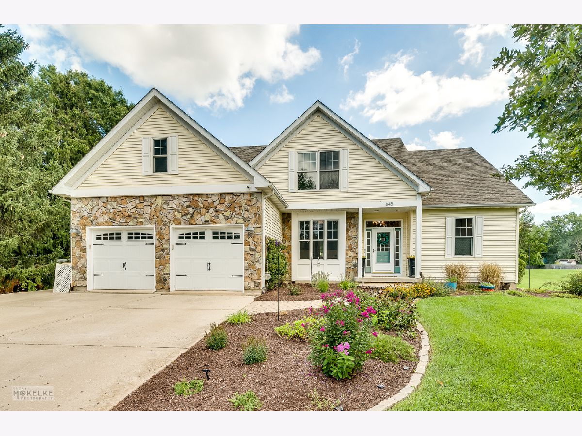  For Sale Lake Holiday Illinois, 645 Lasalle Drive