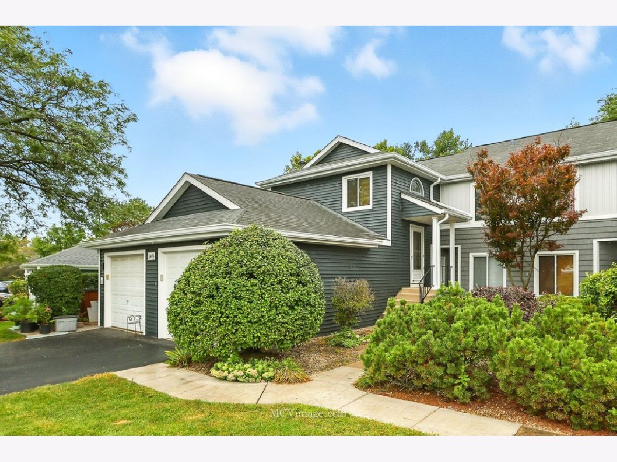  For Sale Woodridge Illinois, 2486 Brunswick Circle