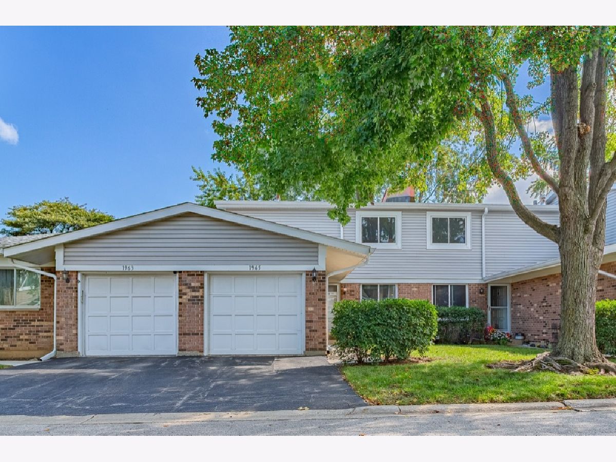  For Sale Palatine Illinois, 1965 Jamestown Drive