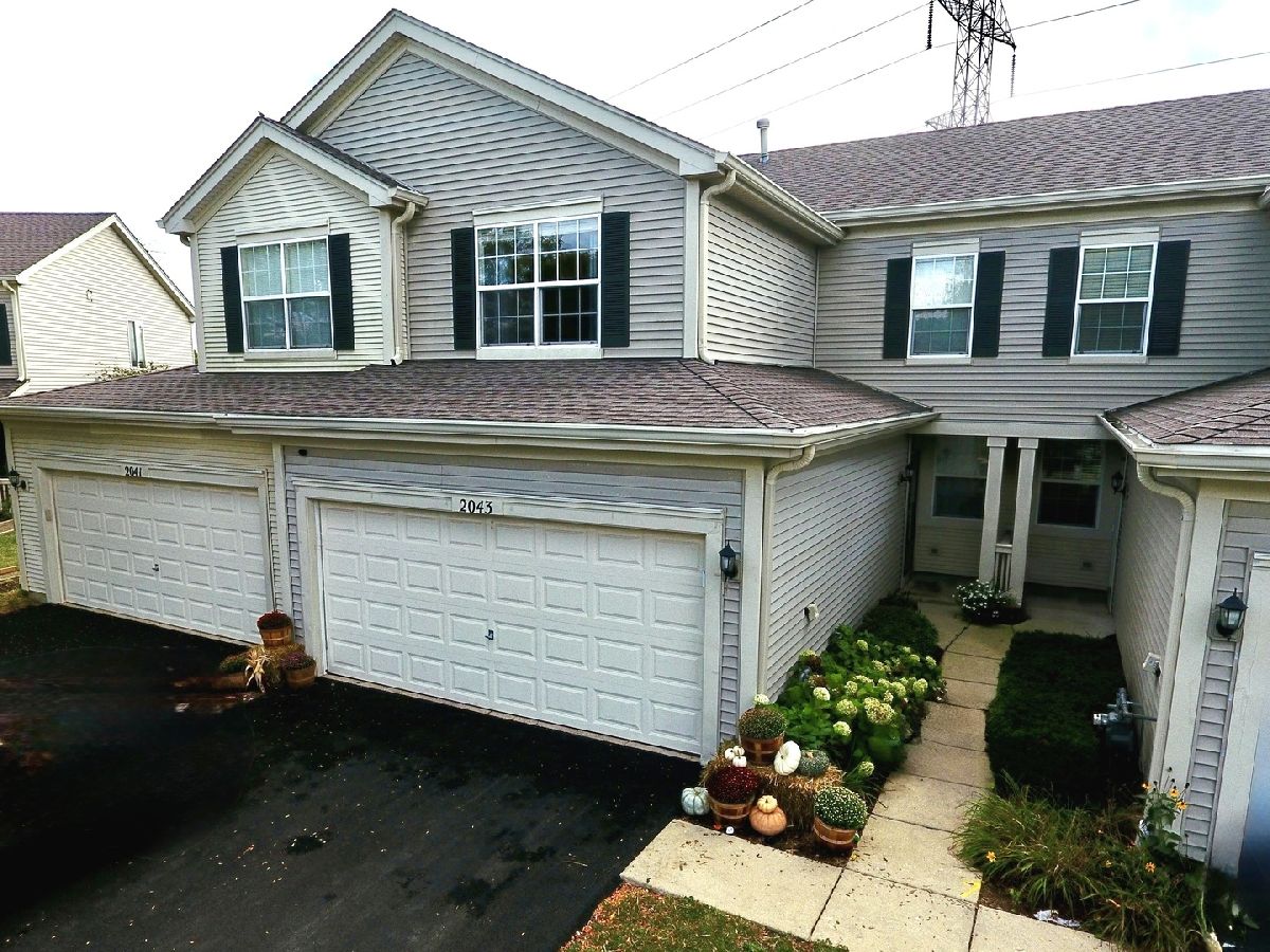 Homes & Townhomes For Sale Lakewood Grove Round Lake Illinois, 2043 Kristina Lane