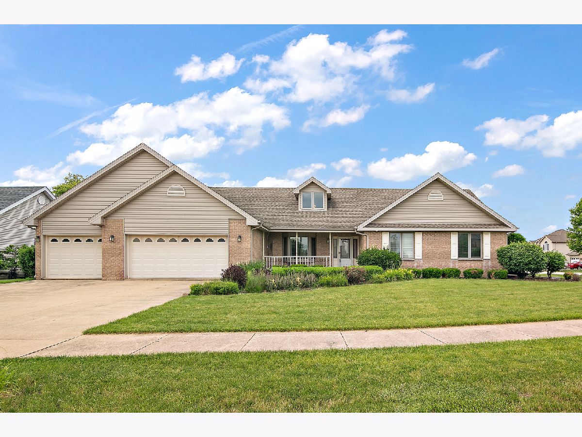  For Sale Manteno Illinois, 834 White Tail