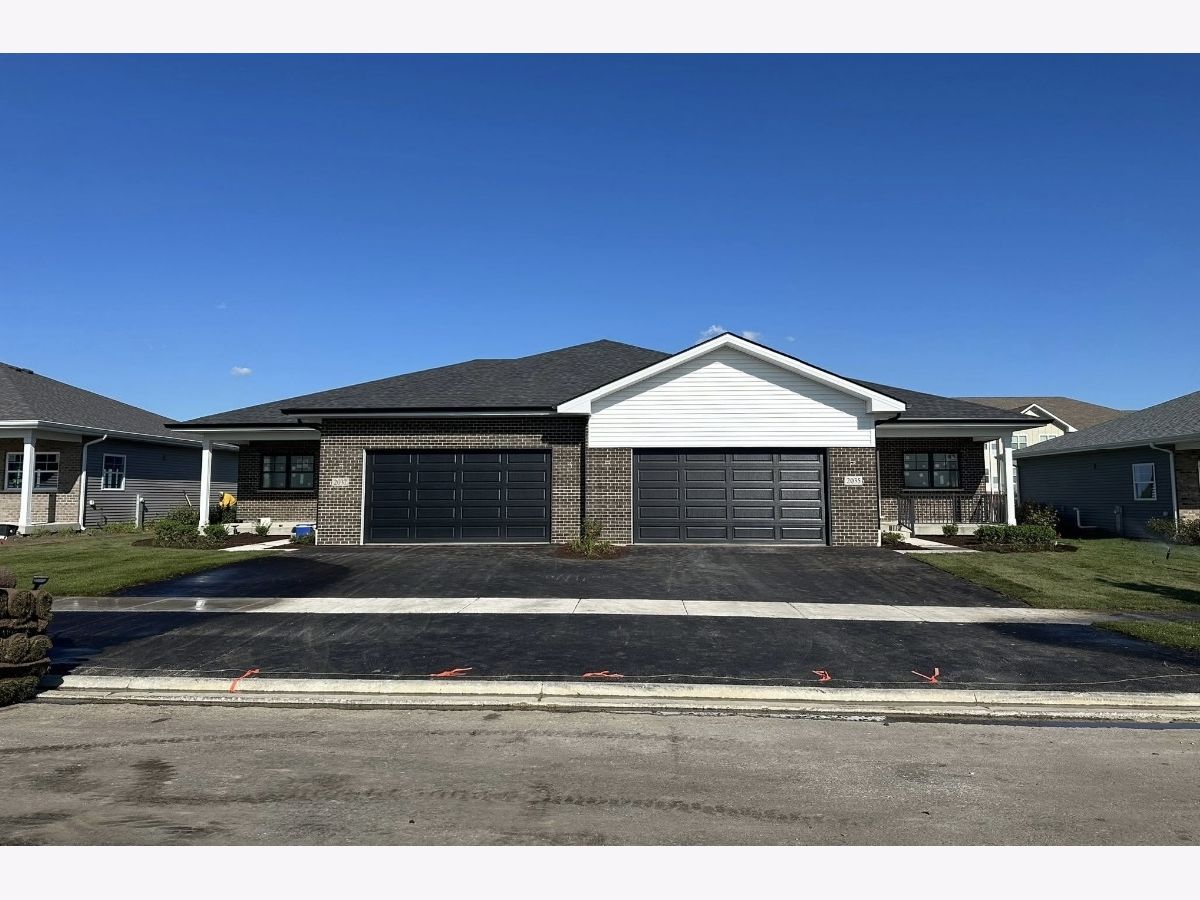  For Sale Minooka Illinois, 2039 Isabella Lane