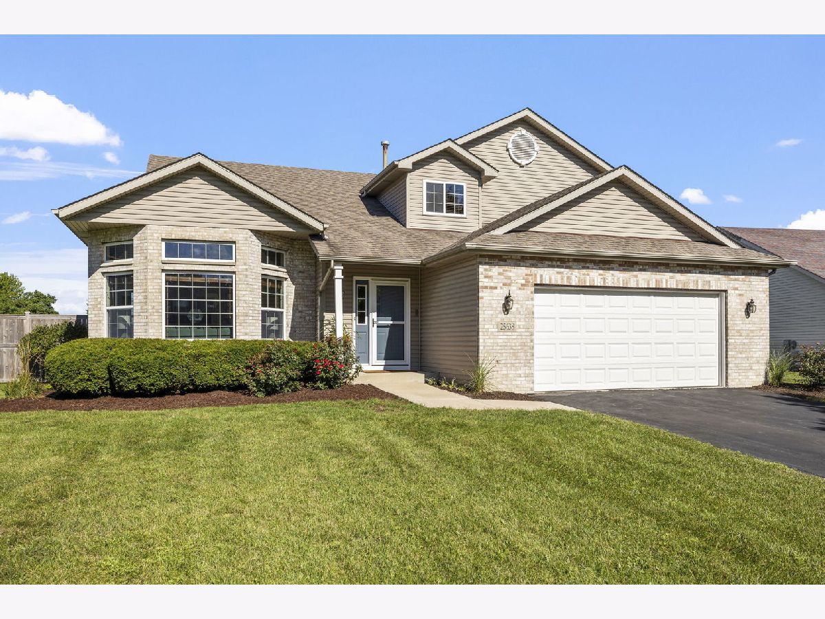 Homes & Townhomes For Sale Hunters Crossing Channahon Illinois, 25638 Fieldstone Court