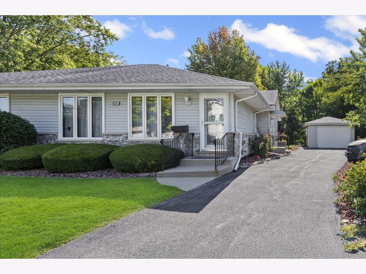  For Sale Oak Forest Illinois, 15311 Creekside Drive