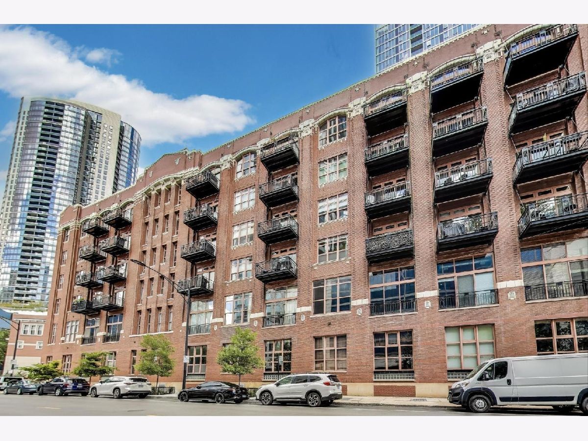 Townhomes & Condos For Sale The Sexton Chicago Illinois, 360 Illinois Street