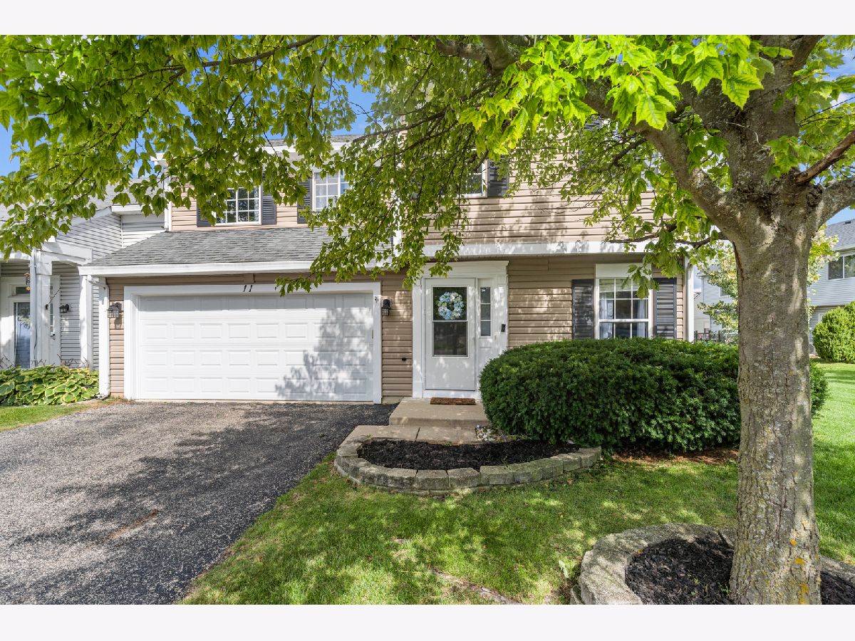  For Sale Lake In The Hills Illinois, 11 Dogwood Court