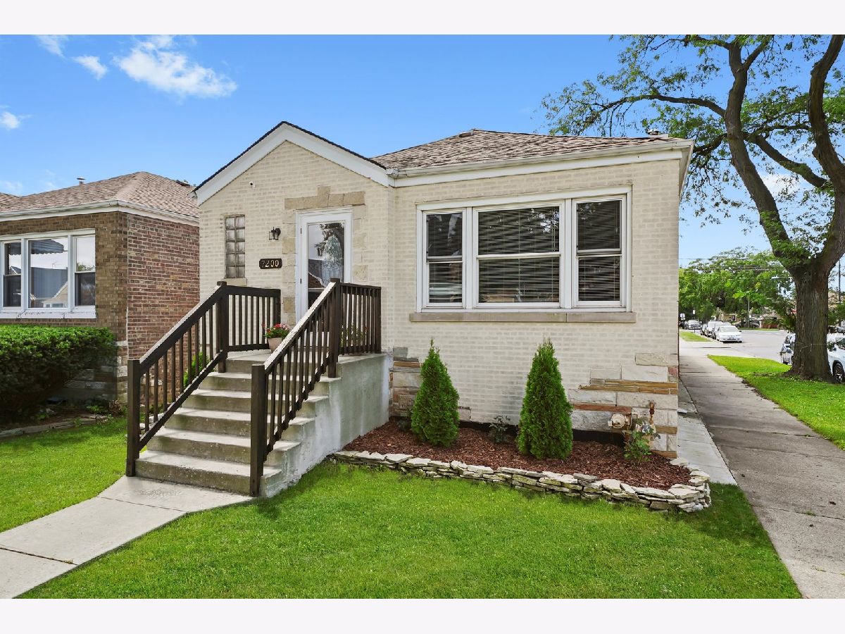 Sold Chicago Illinois, 7200 Troy
