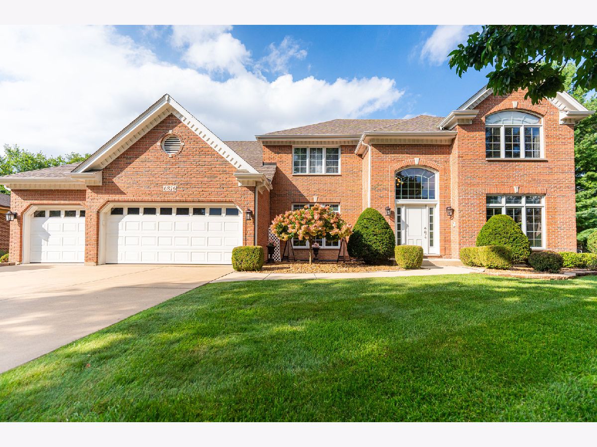  For Sale Darien Illinois, 6816 Bantry Court