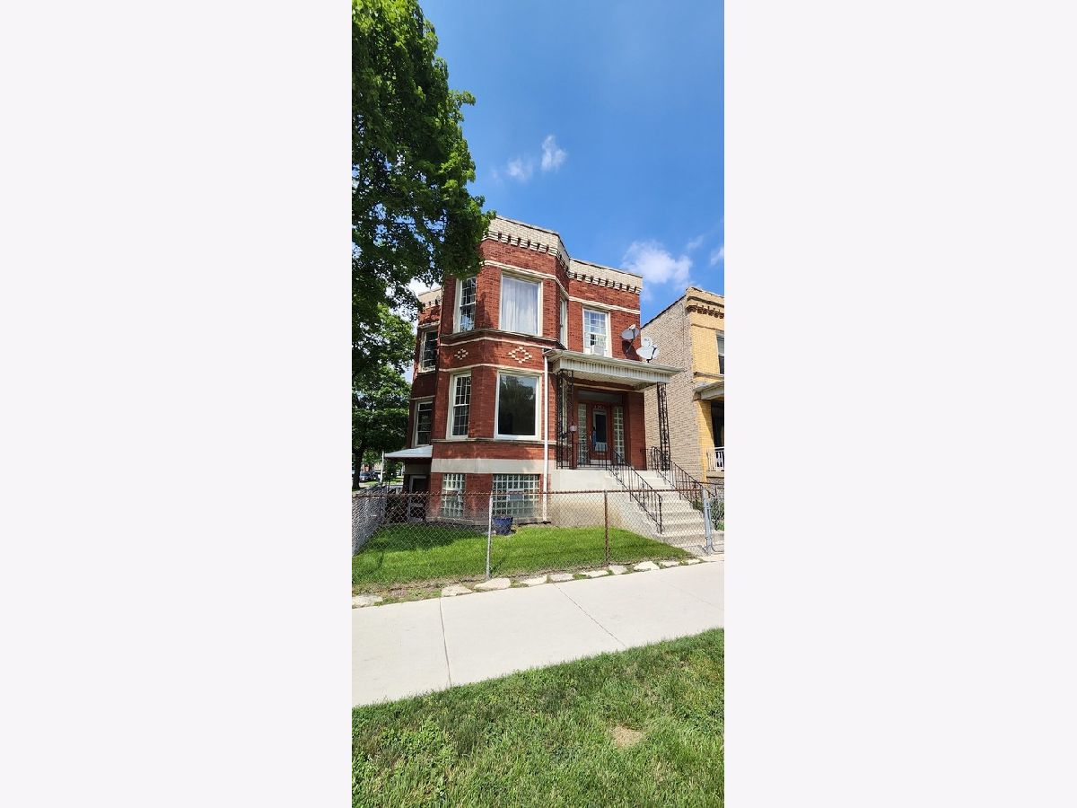 Rented Chicago Illinois, 4256 Wrightwood