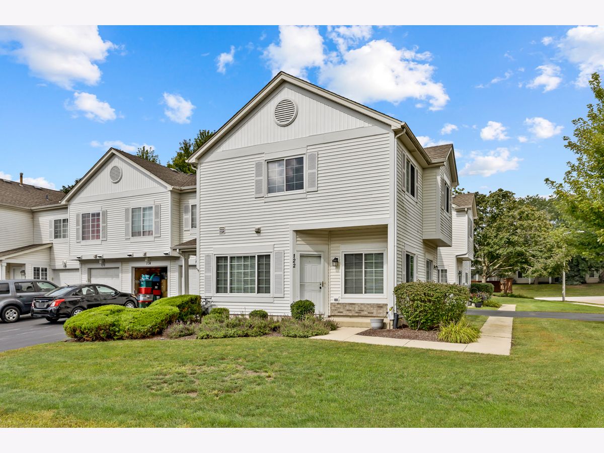 Townhomes & Condos Rented Heather Glen Aurora Illinois, 122 Creston